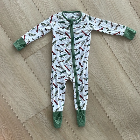 Dream Big Little Co Bamboo Dream Romper Christmas - Picture 1 of 5